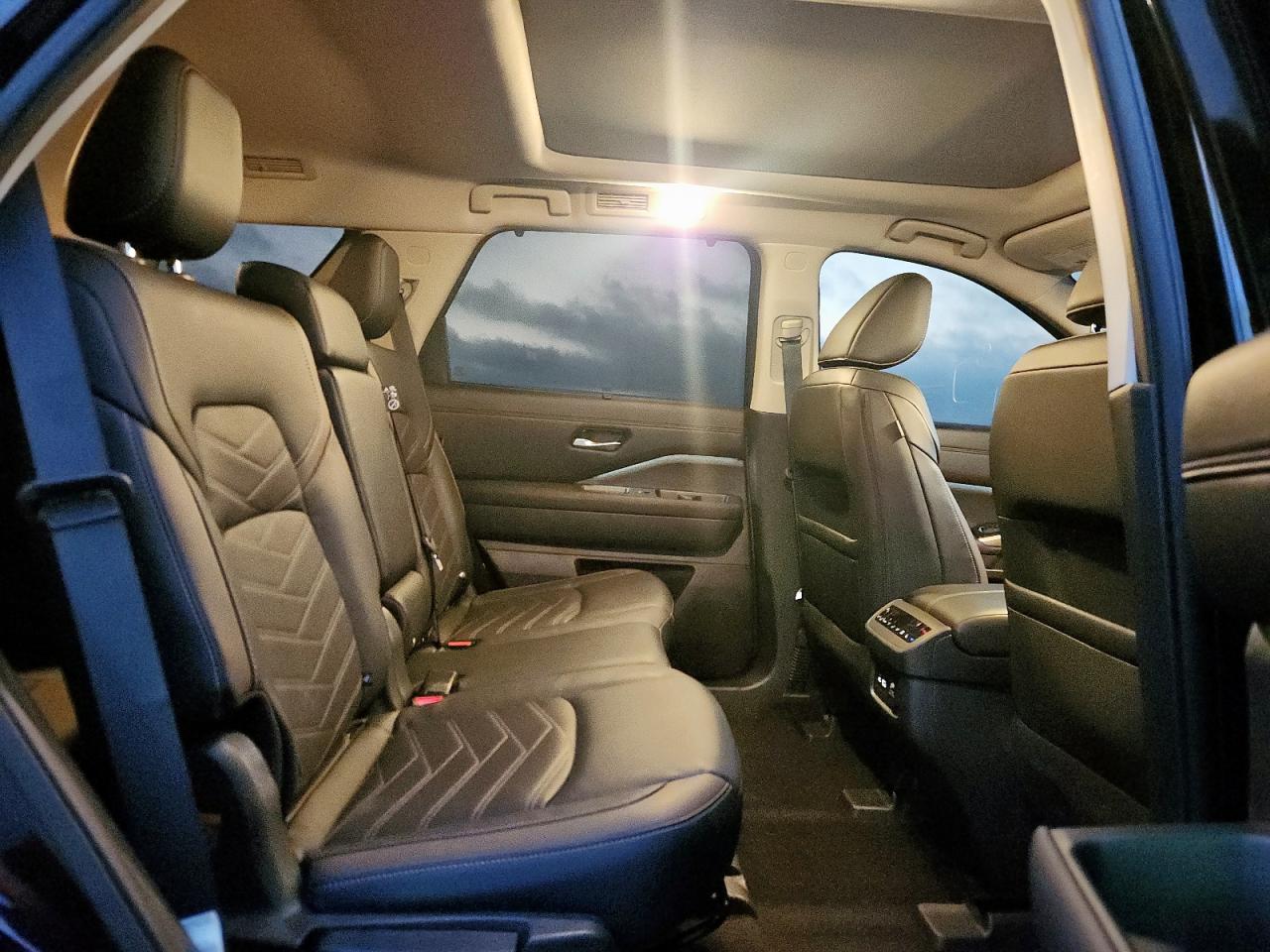 NISSAN PATHFINDER PLATINUM