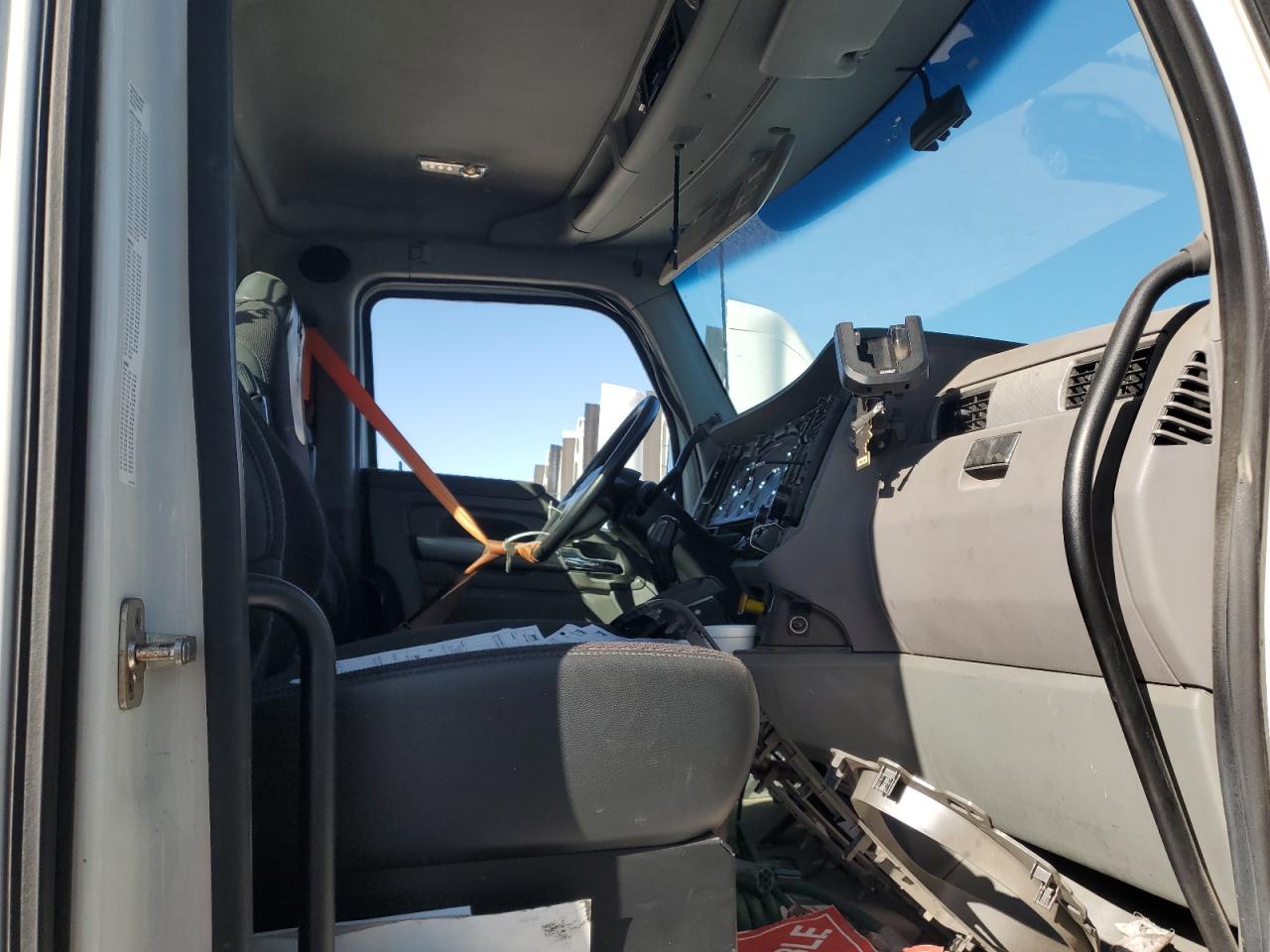 Lot #3266057326 2017 KENWORTH T680