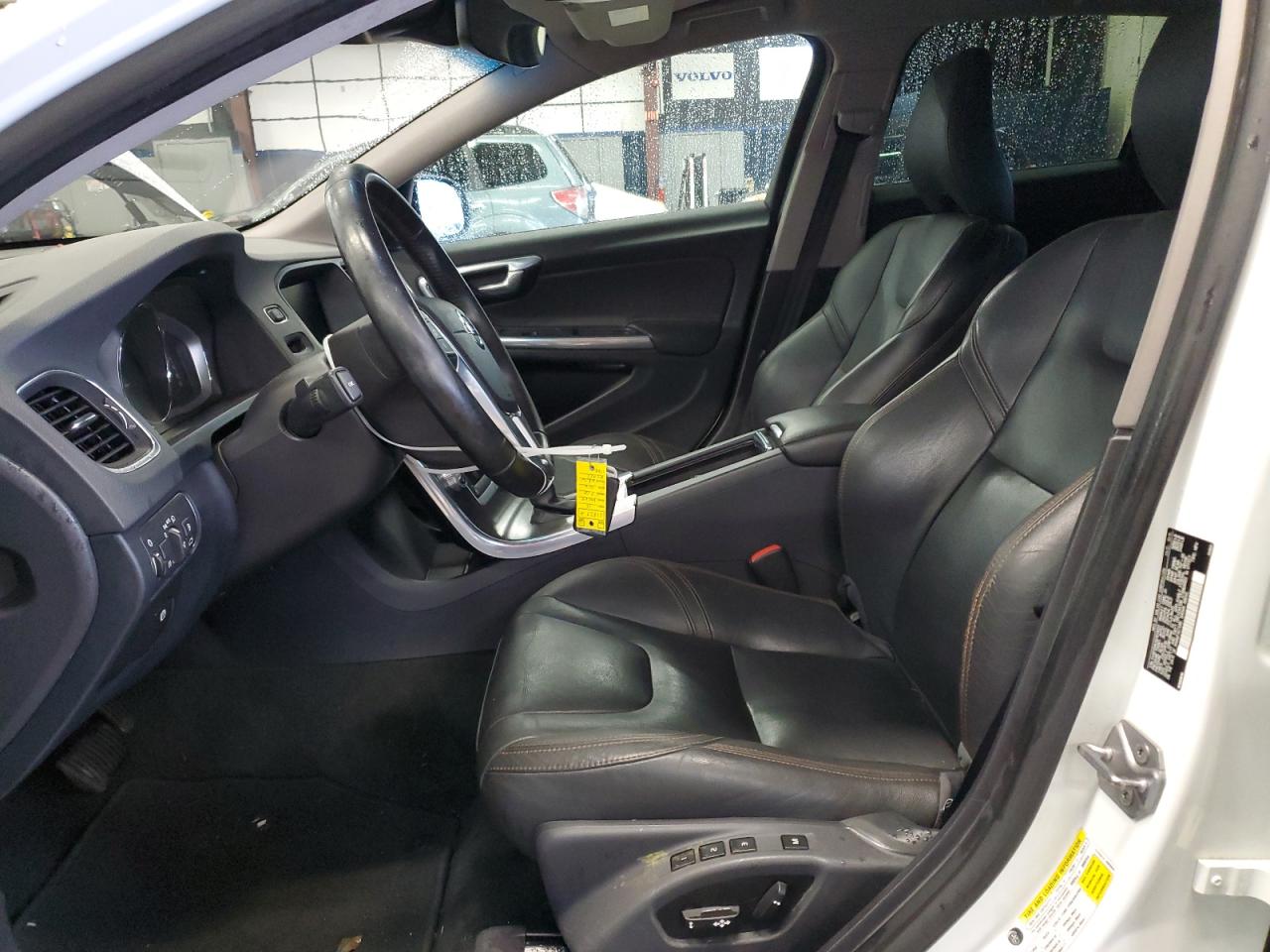 Lot #3263758140 2016 VOLVO V60 CROSS