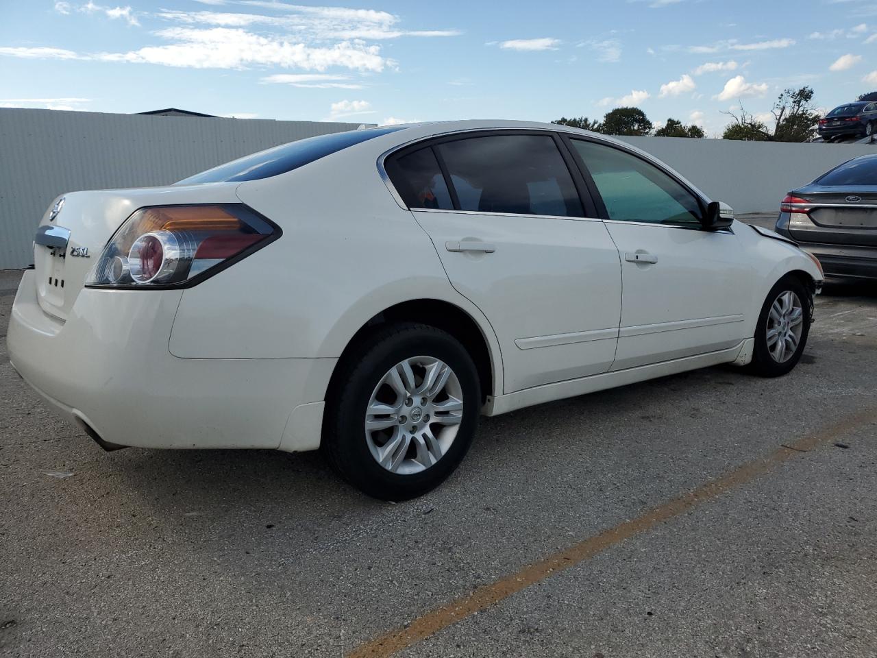 NISSAN ALTIMA BASE