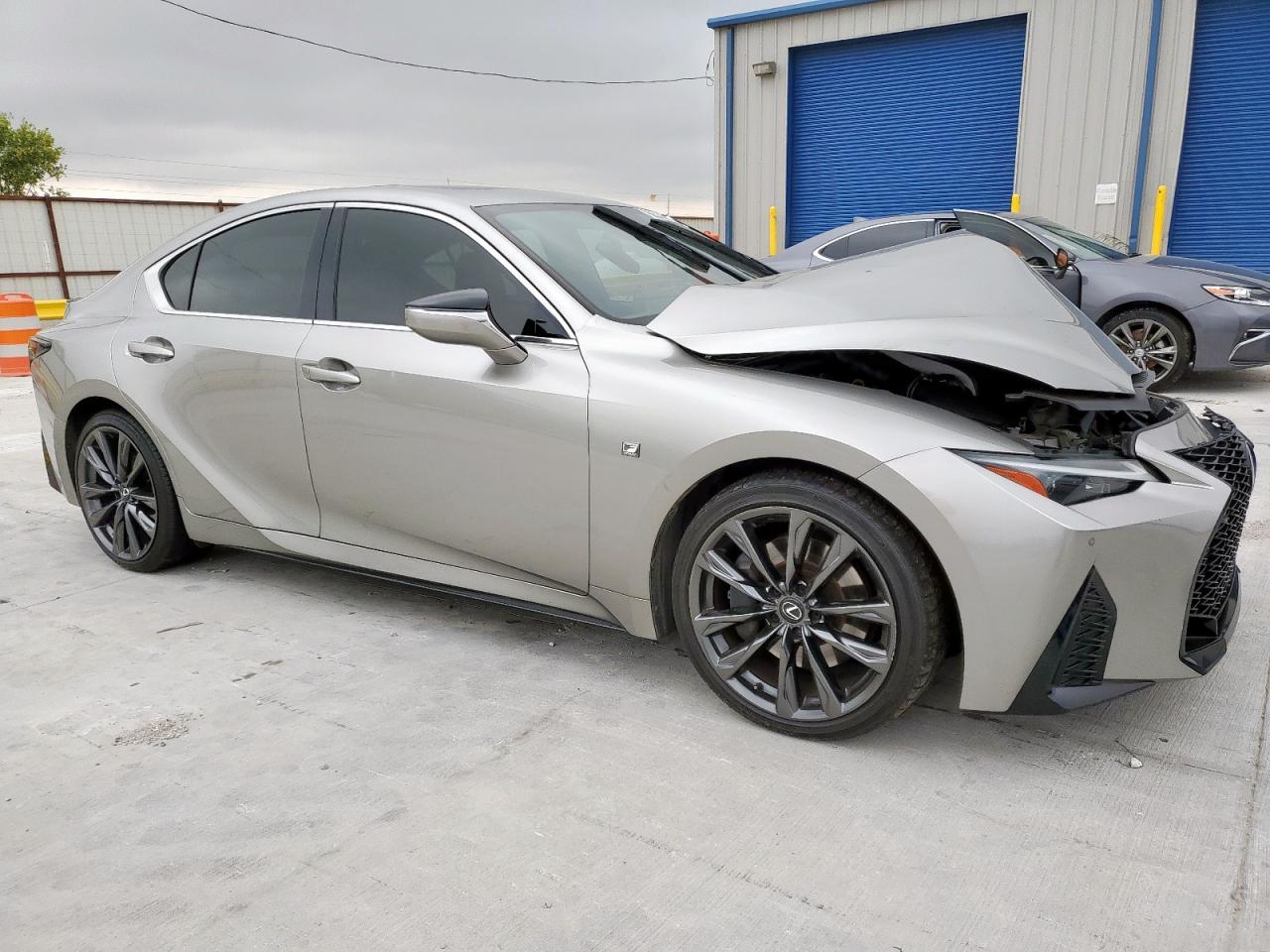 LEXUS IS 350 F SPORT DESIGN