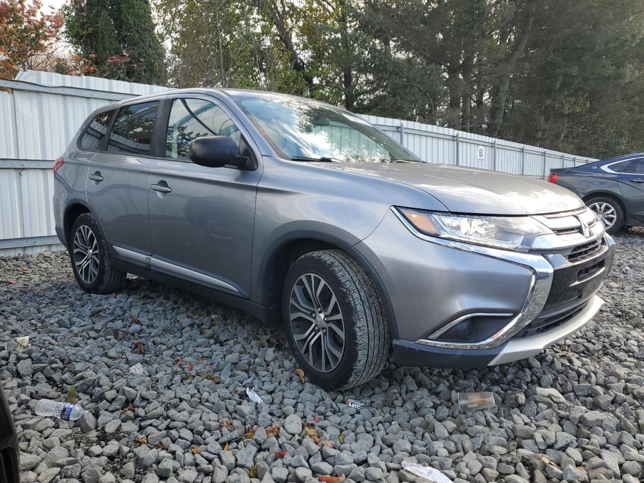 MITSUBISHI OUTLANDER ES