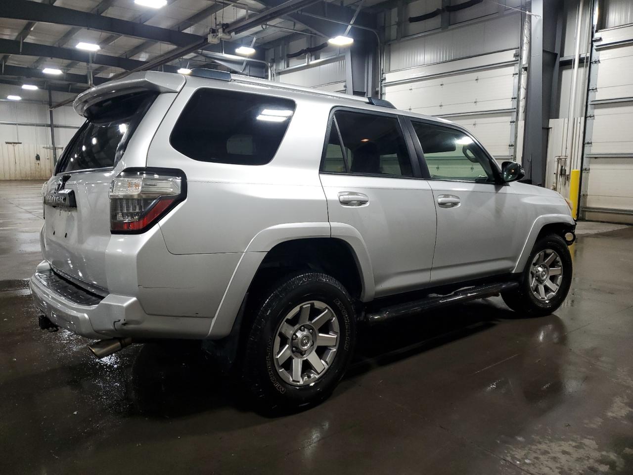 TOYOTA 4RUNNER SR5