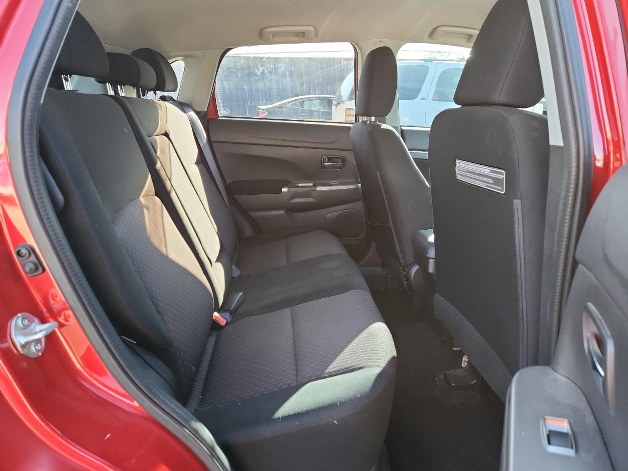 MITSUBISHI OUTLANDER ES