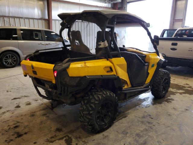 2016 CAN-AM COMMANDER - Inny widok