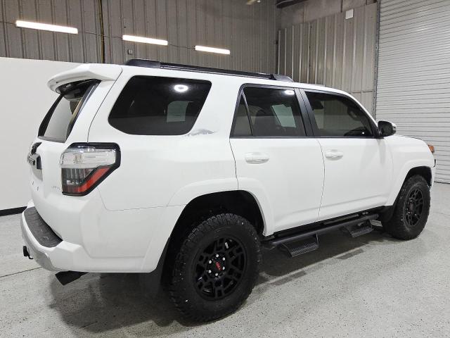 2024 TOYOTA 4RUNNER SR JTERU5JR8R6284716