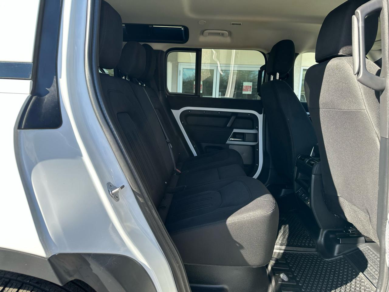 LAND ROVER DEFENDER 110