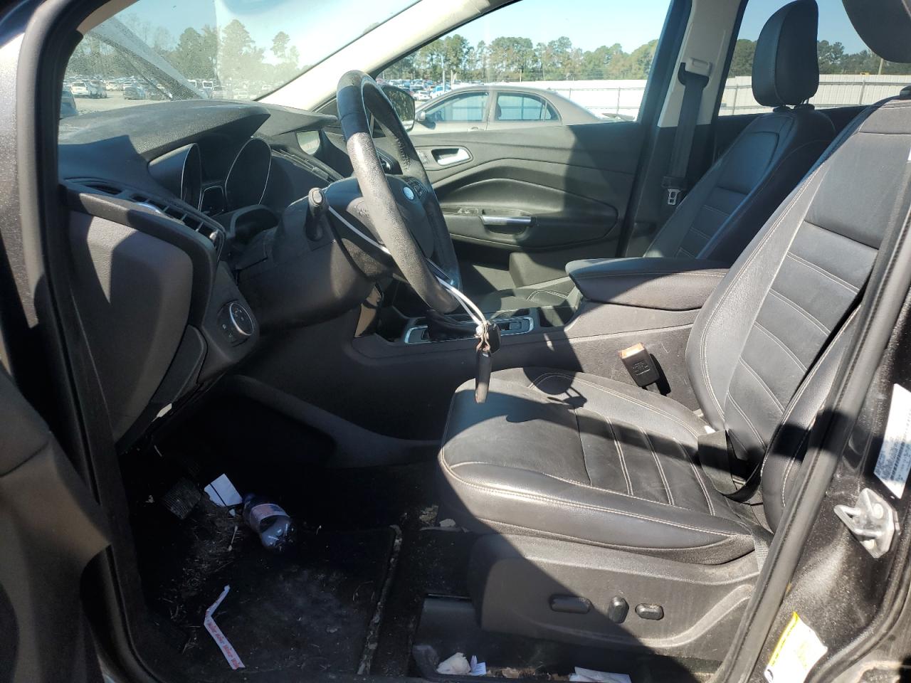 FORD ESCAPE TITANIUM