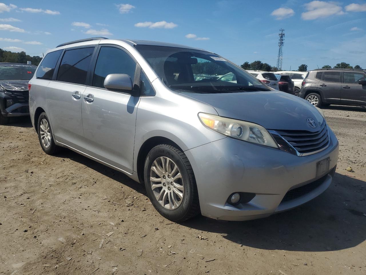 TOYOTA SIENNA XLE