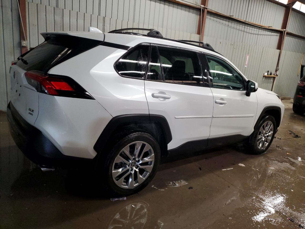 TOYOTA RAV4 XLE PREMIUM