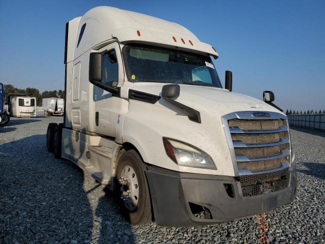 Global Auto Auctions: 2018 FREIGHTLINER CASCADIA 1