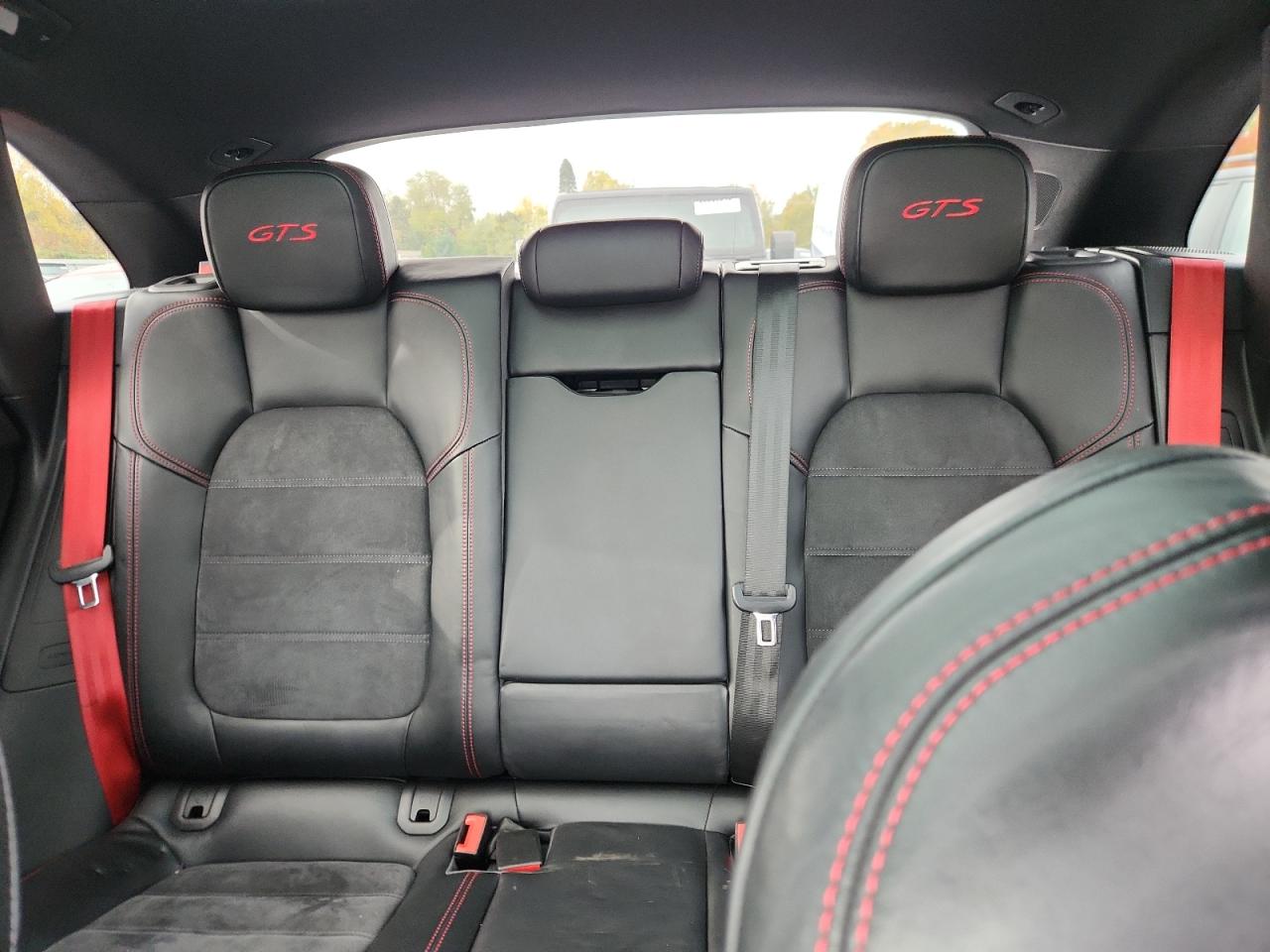 PORSCHE MACAN GTS