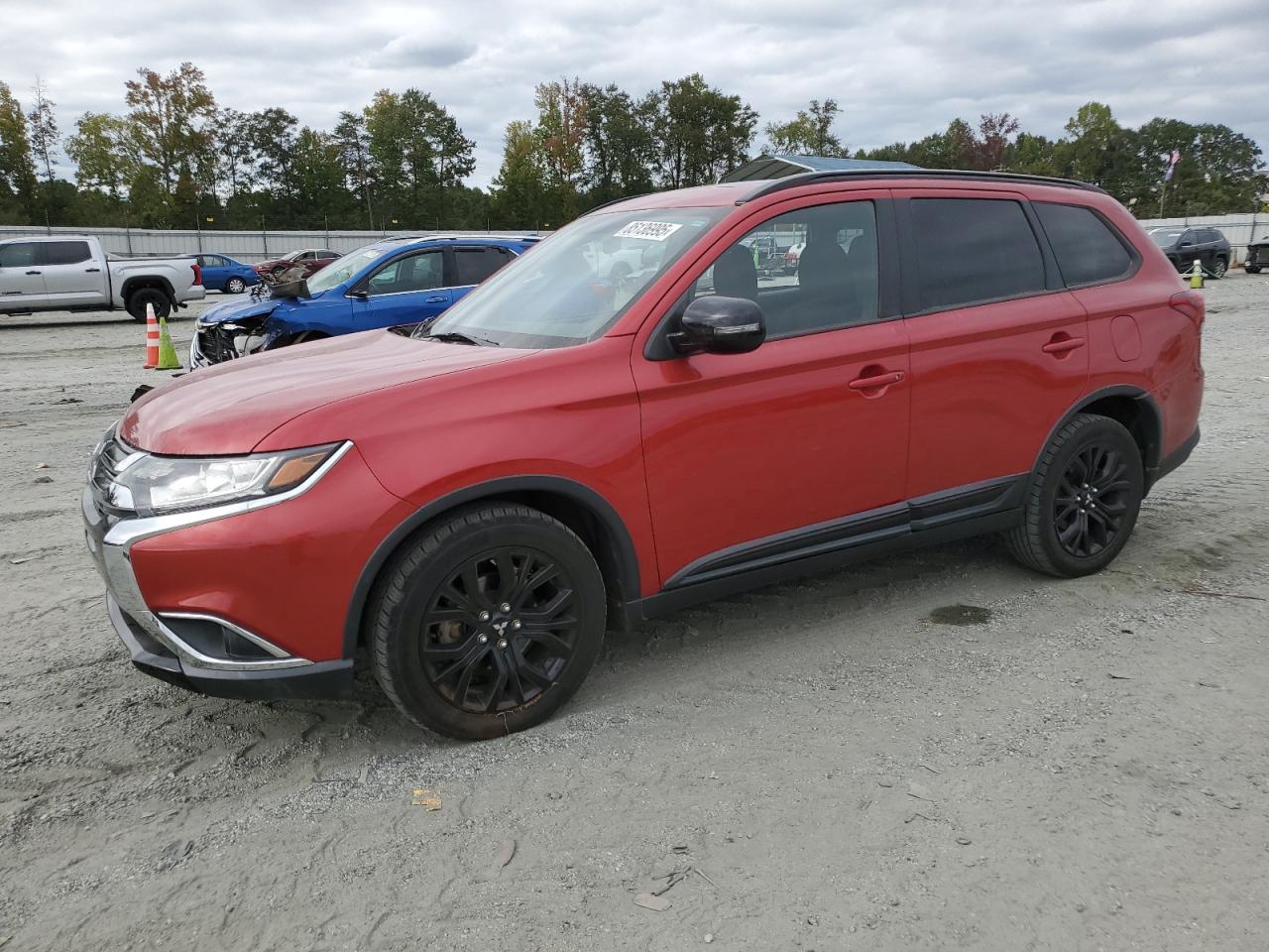 MITSUBISHI OUTLANDER SE