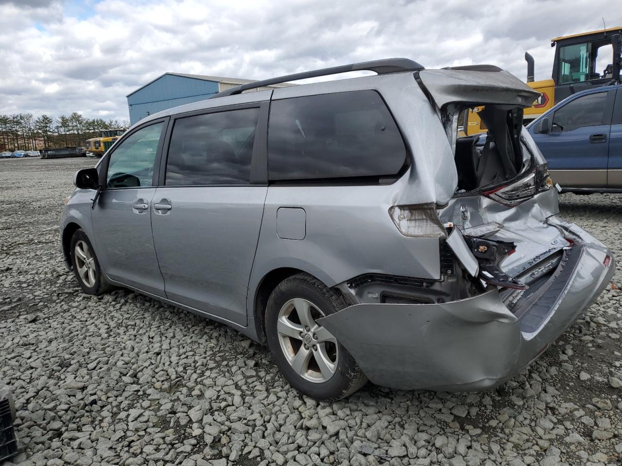 Lot #3285779672 2017 TOYOTA SIENNA LE