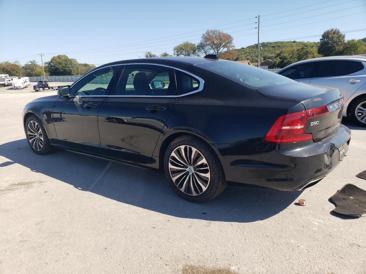 VOLVO S90 T6 MOMENTUM