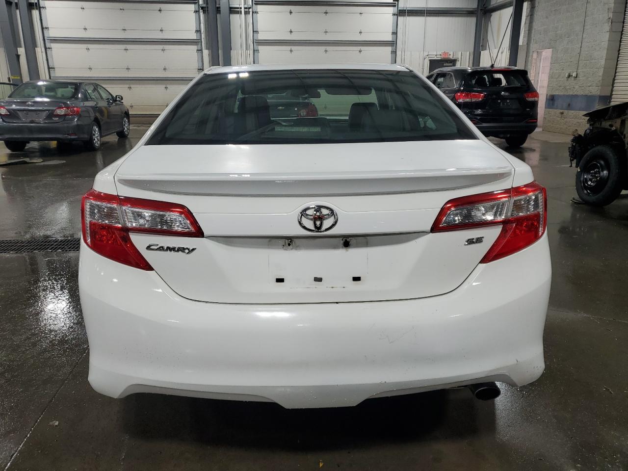 TOYOTA CAMRY BASE