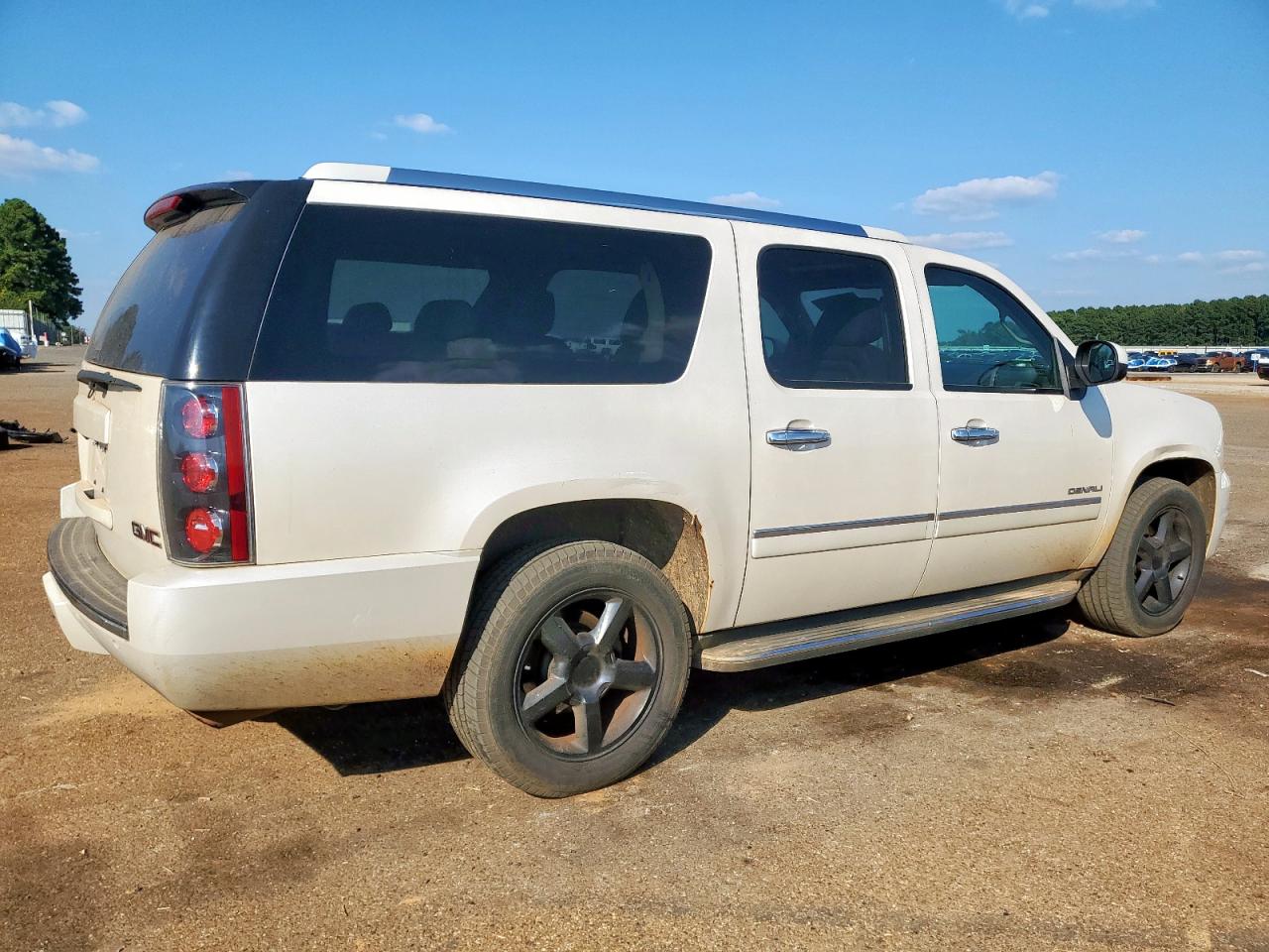 GMC YUKON DENALI