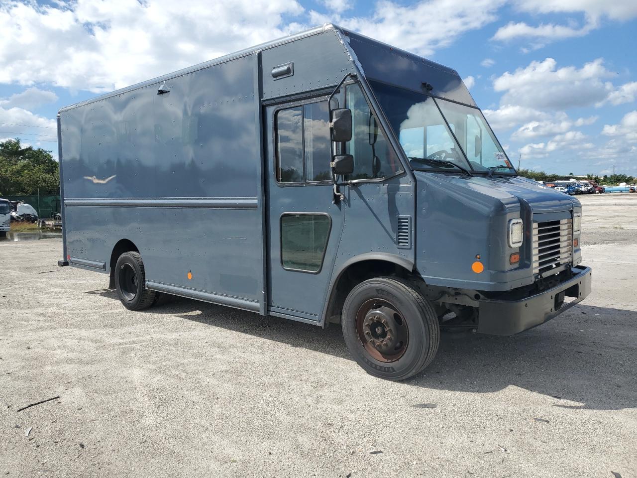 Lot #3302683007 2021 FORD F59