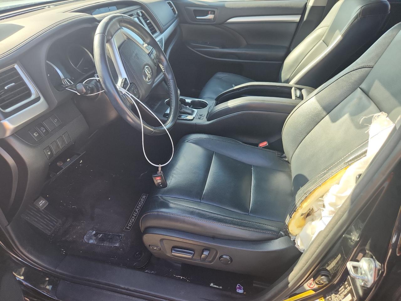 TOYOTA HIGHLANDER SE