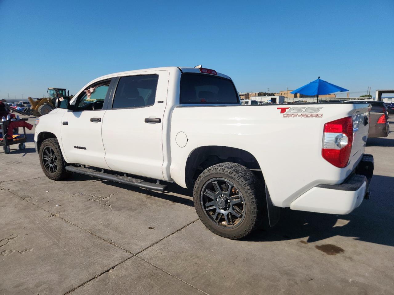 TOYOTA TUNDRA CREWMAX SR5