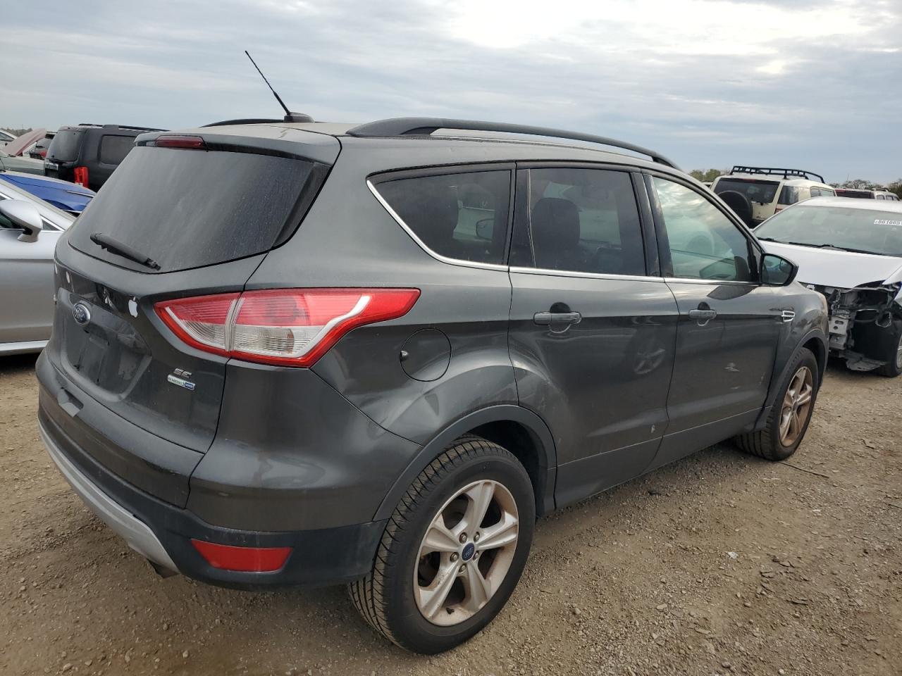 FORD ESCAPE SE