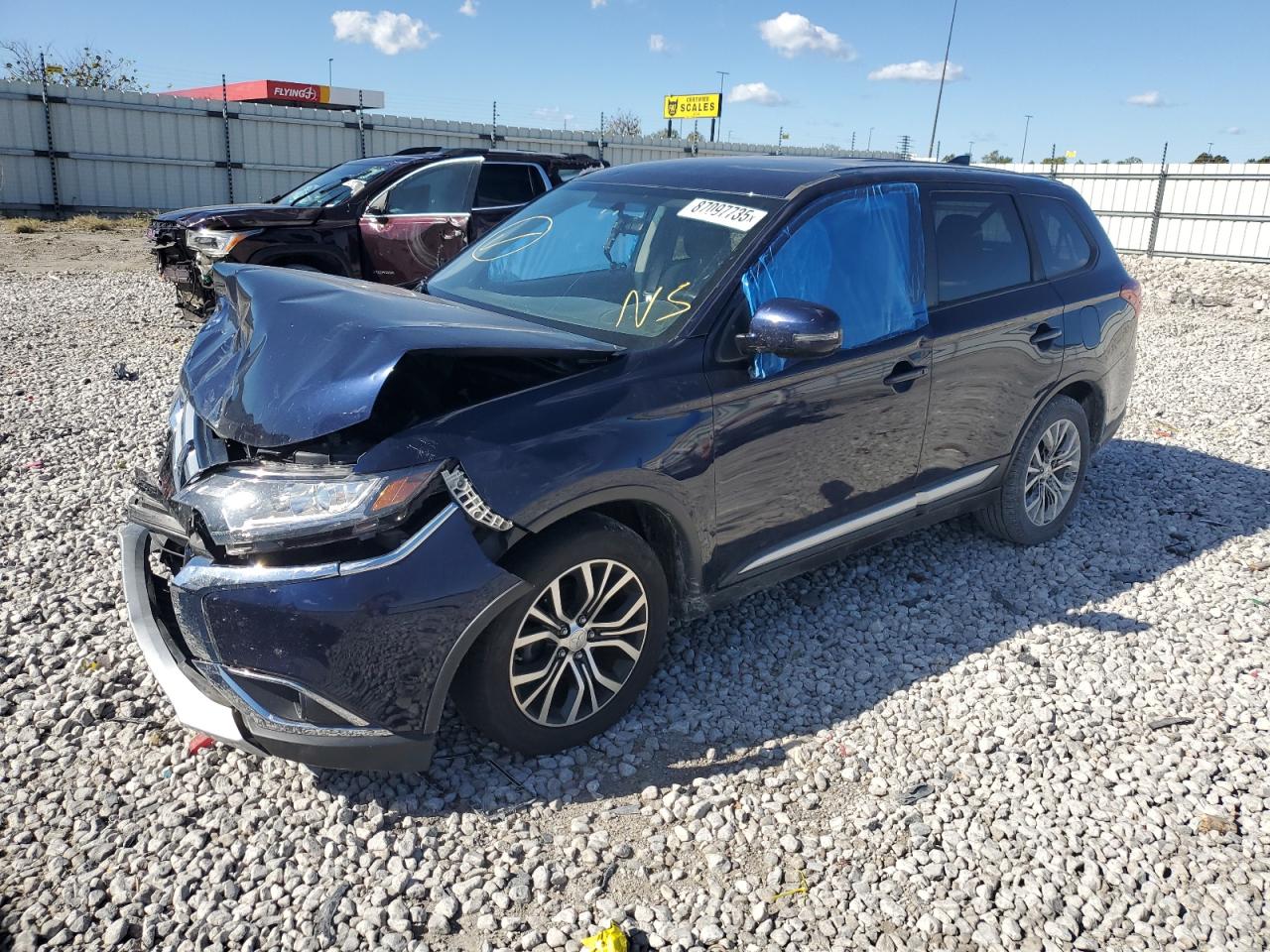 MITSUBISHI OUTLANDER SE