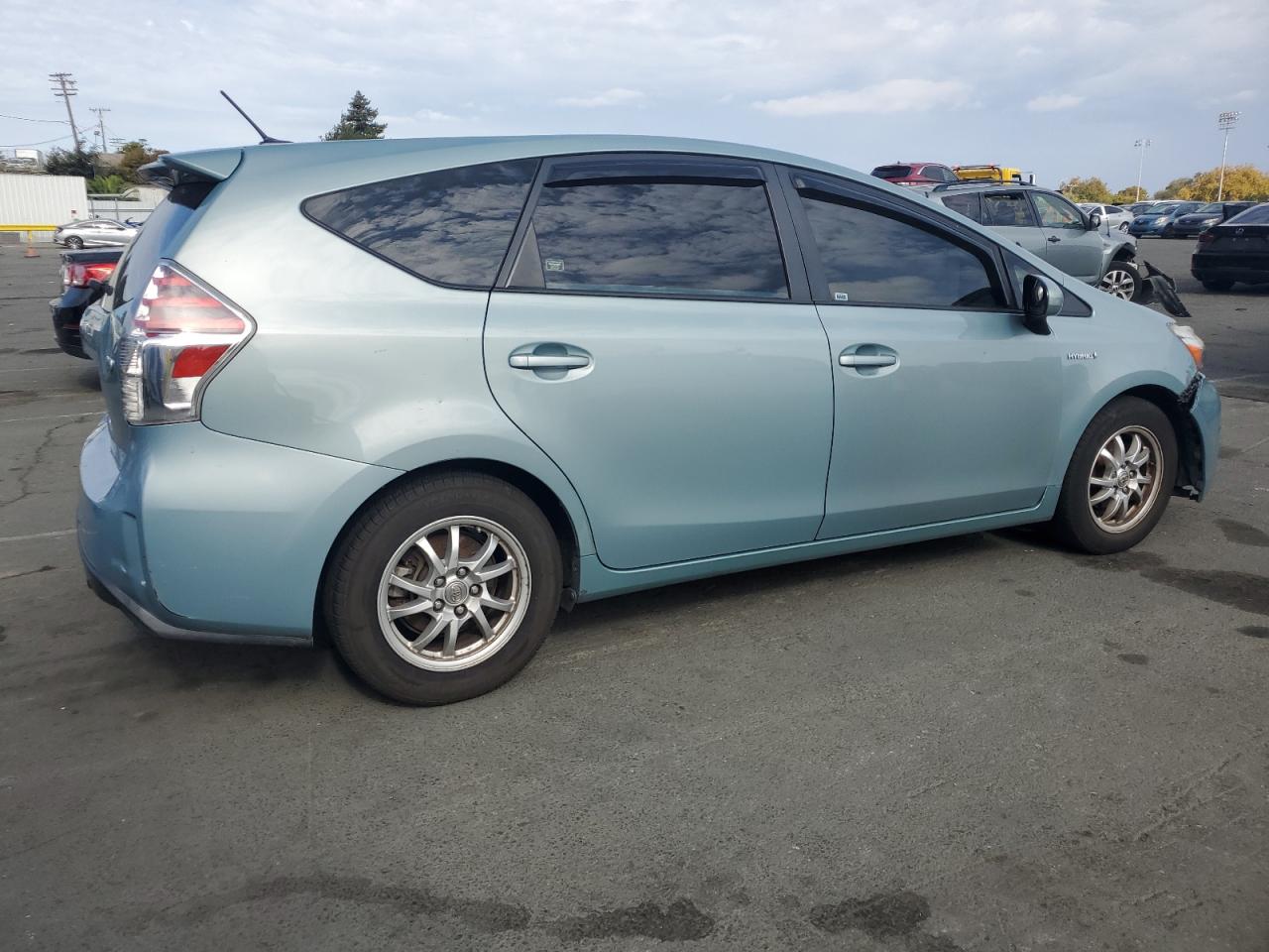 TOYOTA PRIUS V
