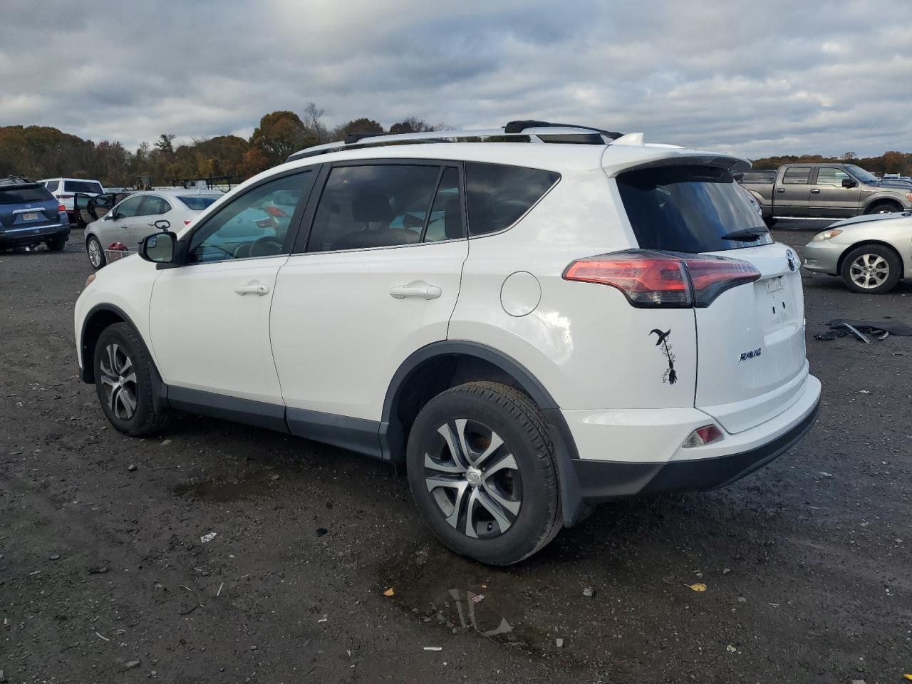 TOYOTA RAV4 LE