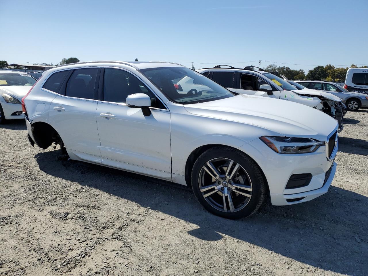 VOLVO XC60 T5 MOMENTUM