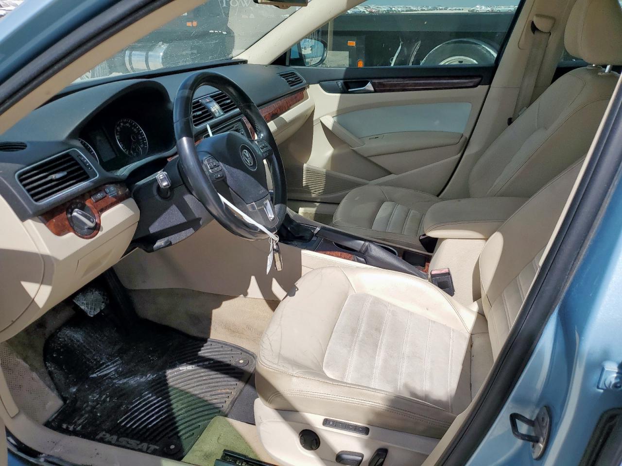 VOLKSWAGEN PASSAT SEL