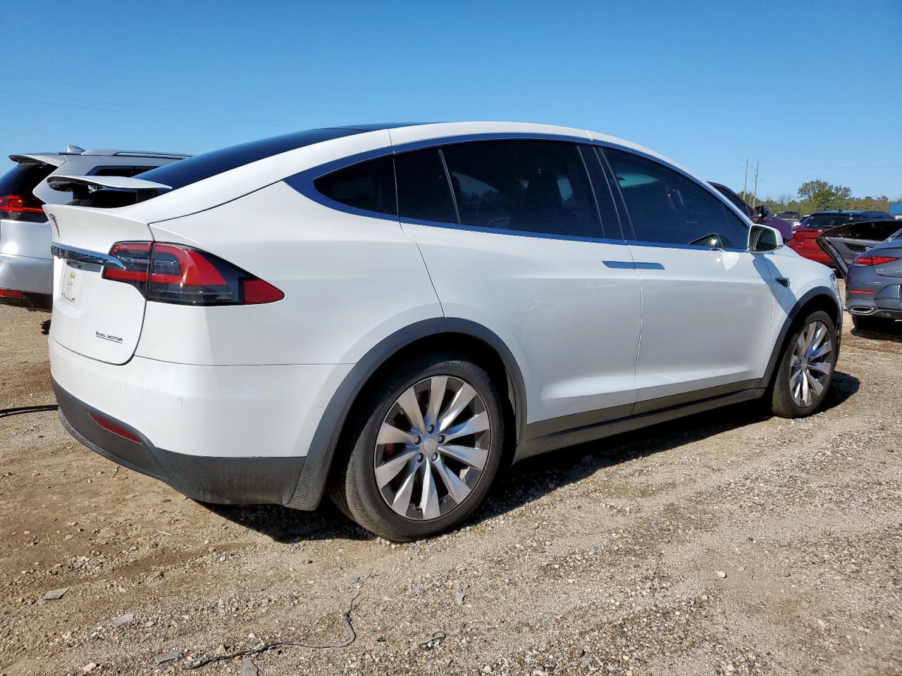 TESLA MODEL X
