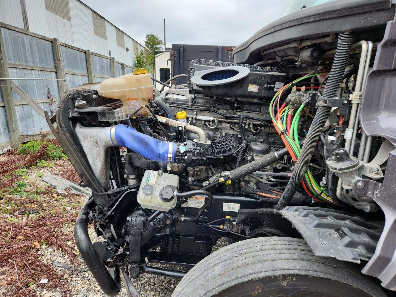 Lot #3301868981 2023 FREIGHTLINER CASCADIA 1