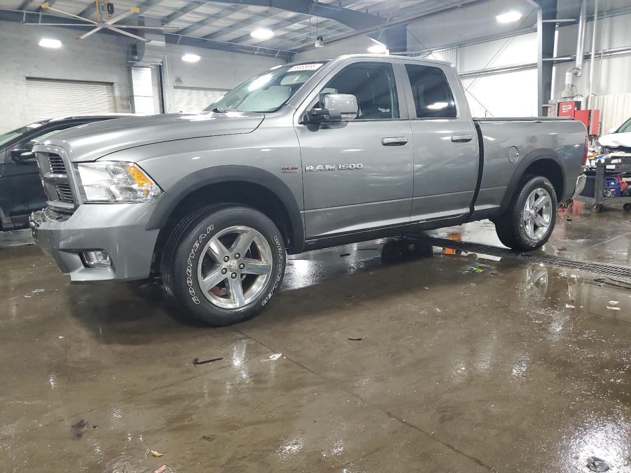 DODGE RAM 1500 SPORT