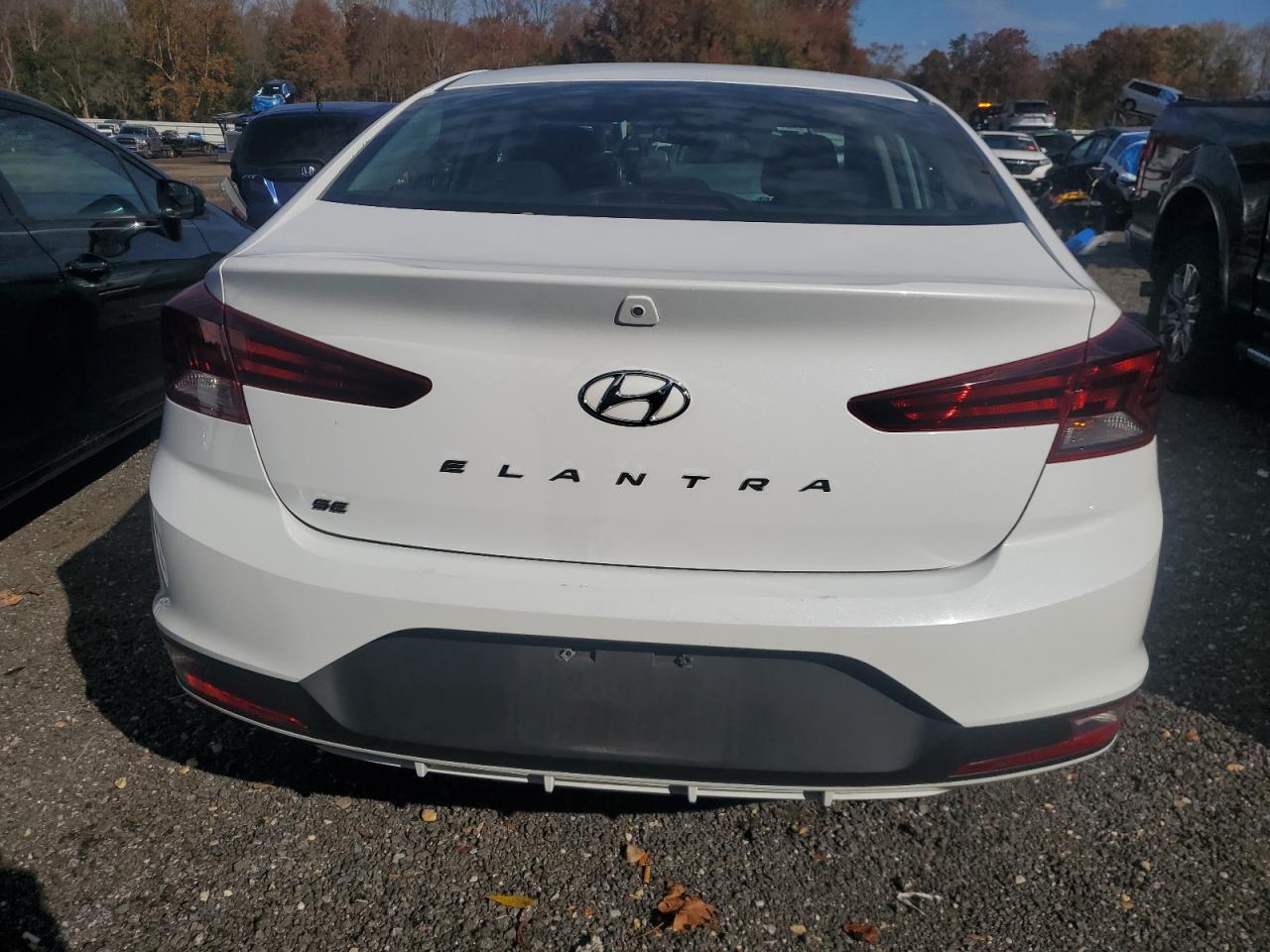 HYUNDAI ELANTRA SE