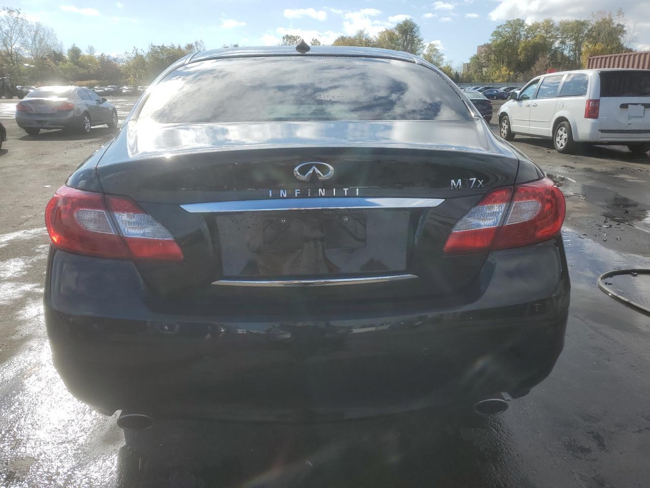 INFINITI M37 X