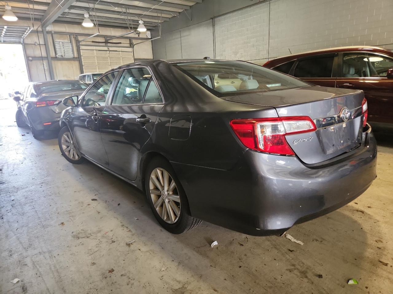 TOYOTA CAMRY SE