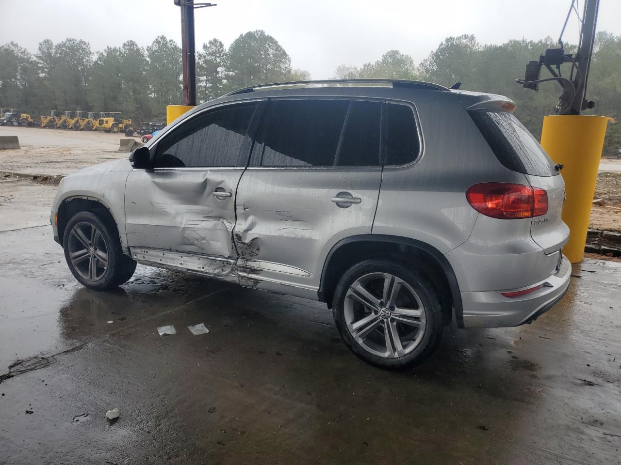 VOLKSWAGEN TIGUAN SPORT