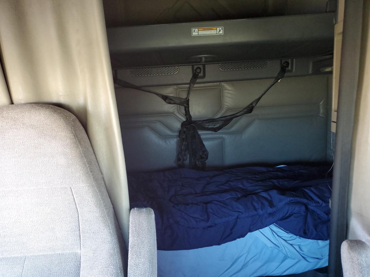 Lot #3269120717 2018 FREIGHTLINER CASCADIA 1