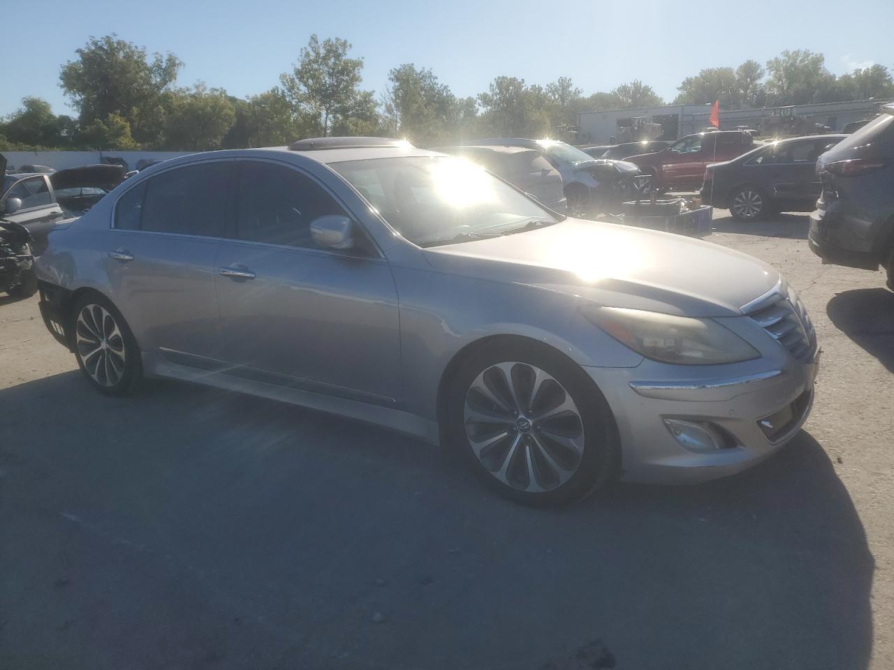 HYUNDAI GENESIS 5.0L