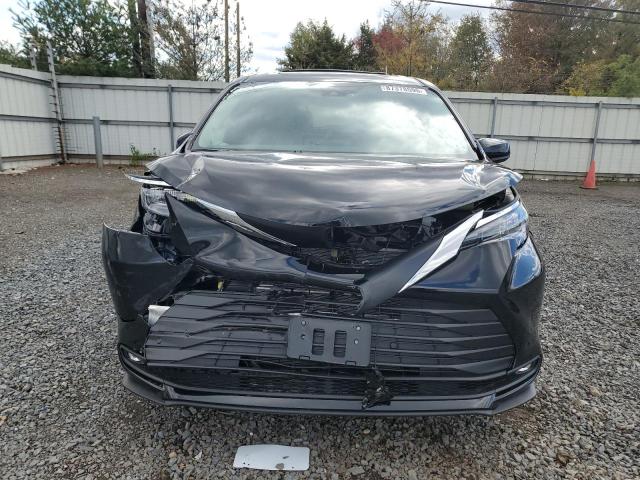 2025 TOYOTA SIENNA XLE #3318925912