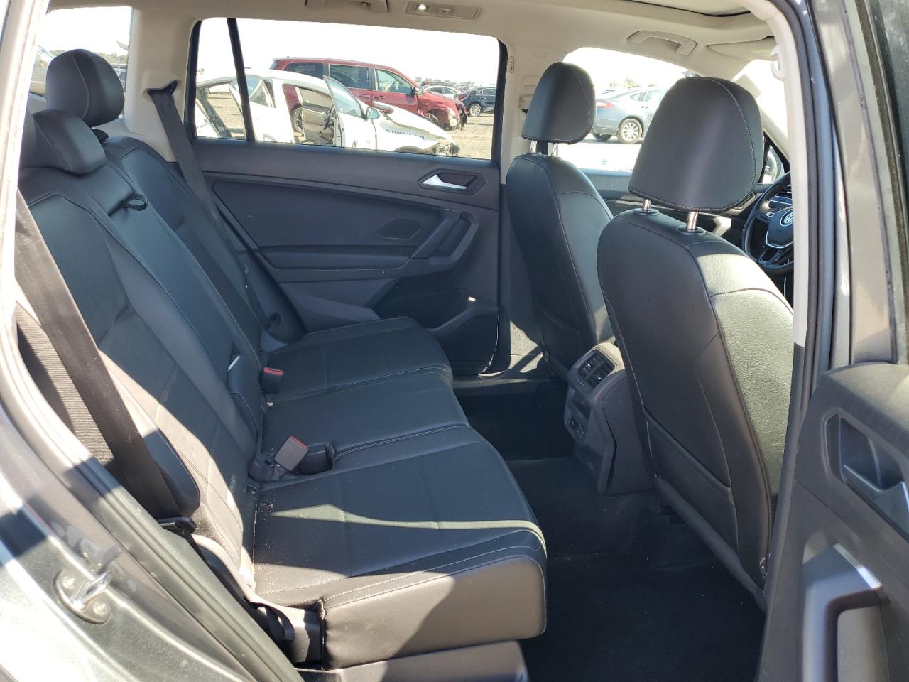 VOLKSWAGEN TIGUAN SE