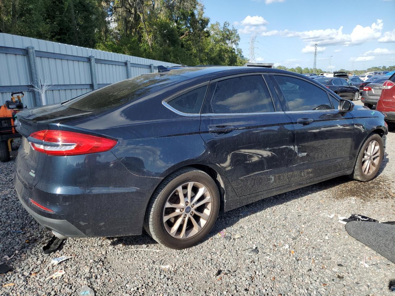 FORD FUSION SE