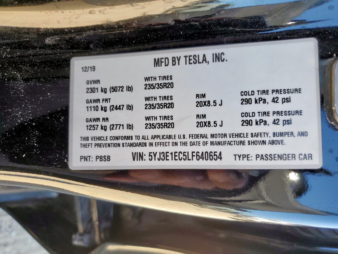 TESLA MODEL 3