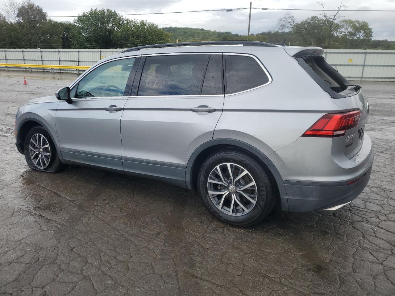 VOLKSWAGEN TIGUAN SE