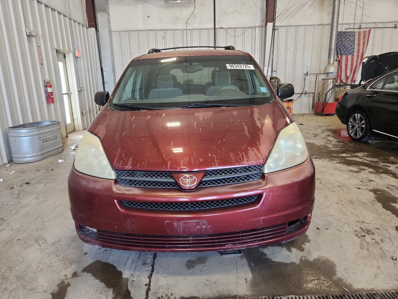 Lot #3287735192 2004 TOYOTA SIENNA CE