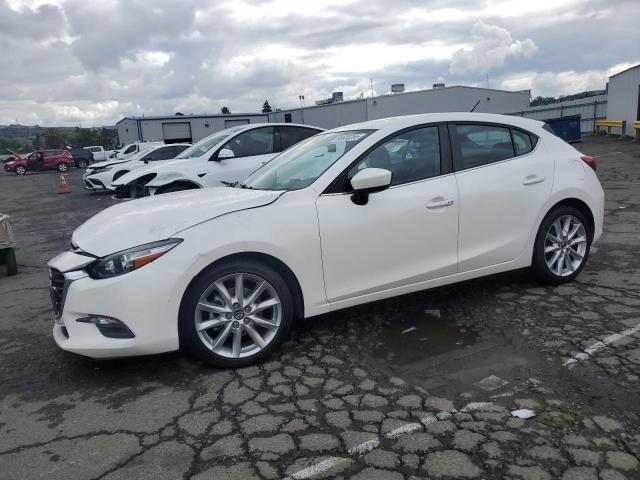 MAZDA 3 TOURING