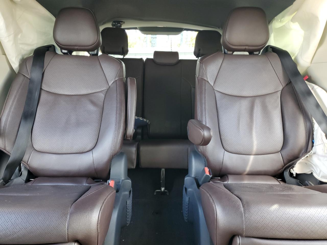 TOYOTA SIENNA LIMITED