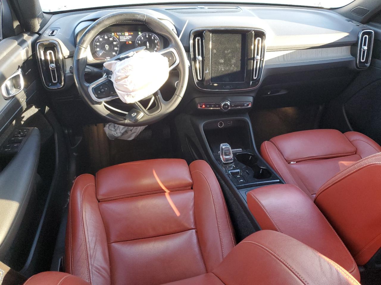 VOLVO XC40 T5 INSCRIPTION