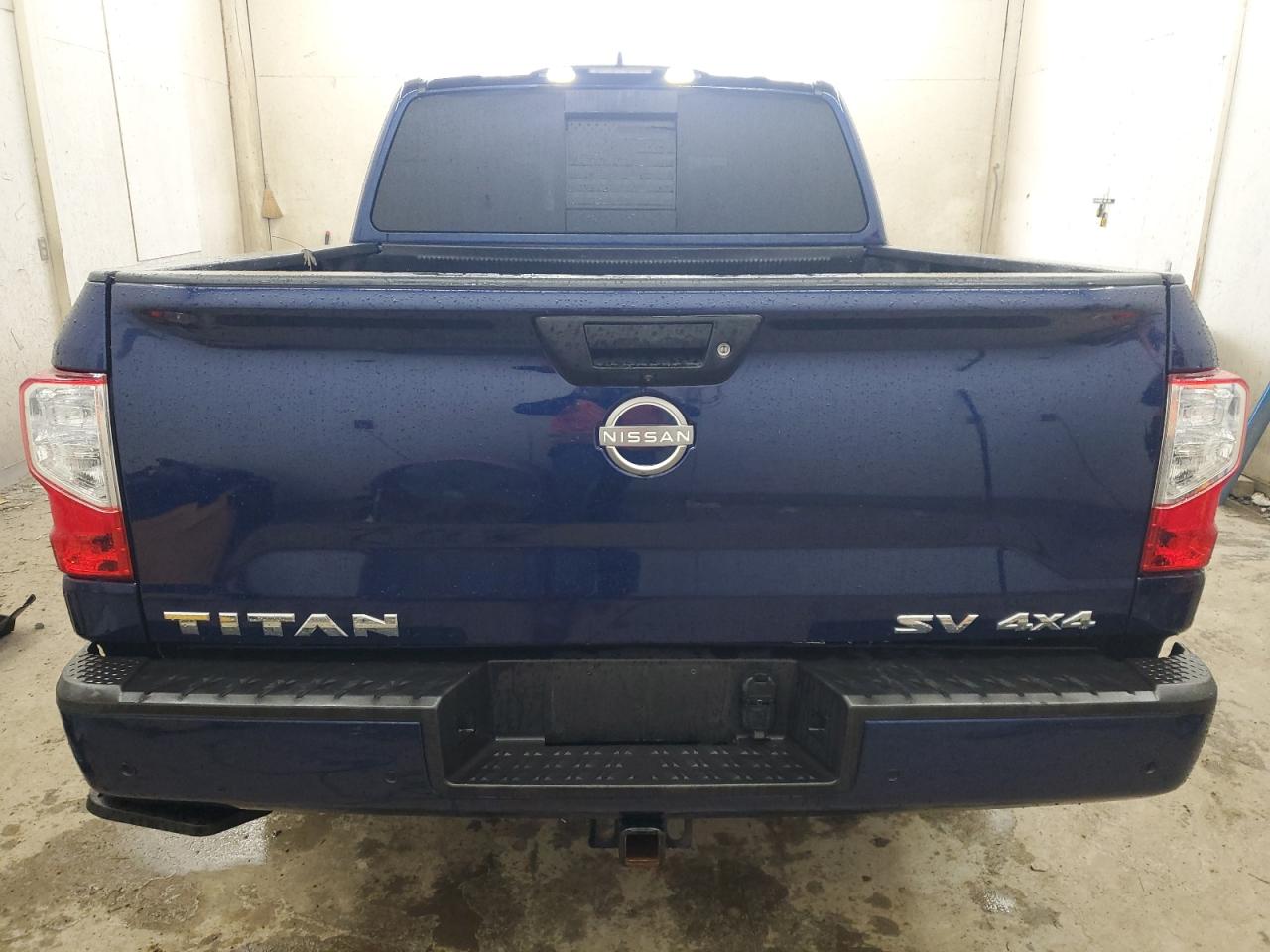 NISSAN TITAN SV