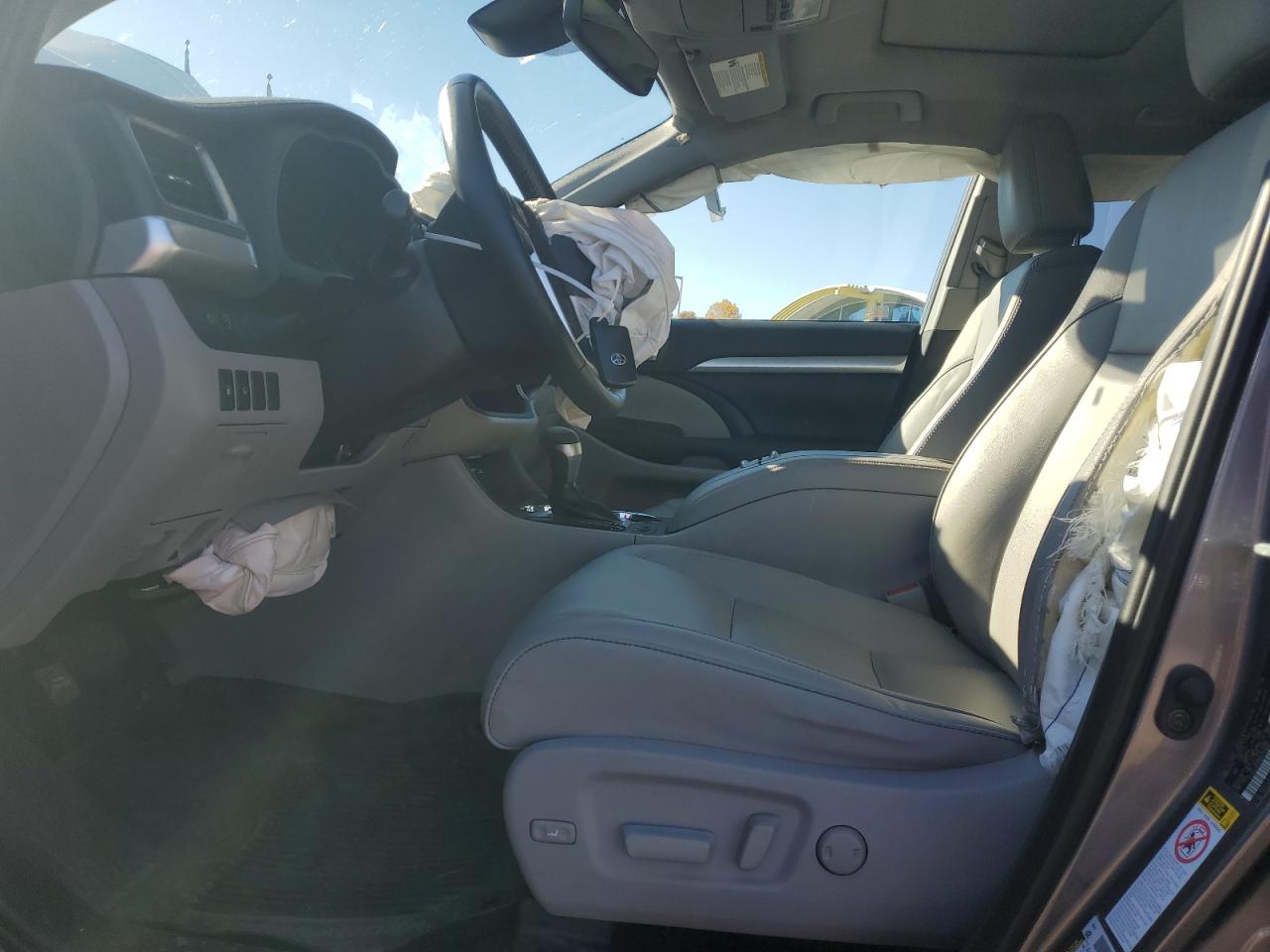 TOYOTA HIGHLANDER SE